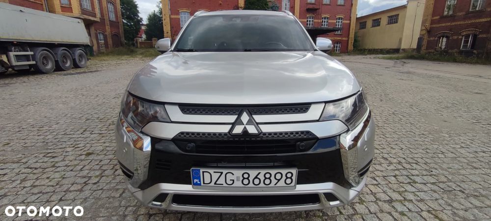 Mitsubishi Outlander Instyle + - 14