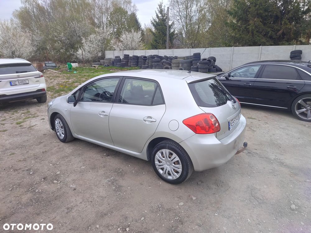 Toyota Auris 1.4 VVT-i Terra - 7