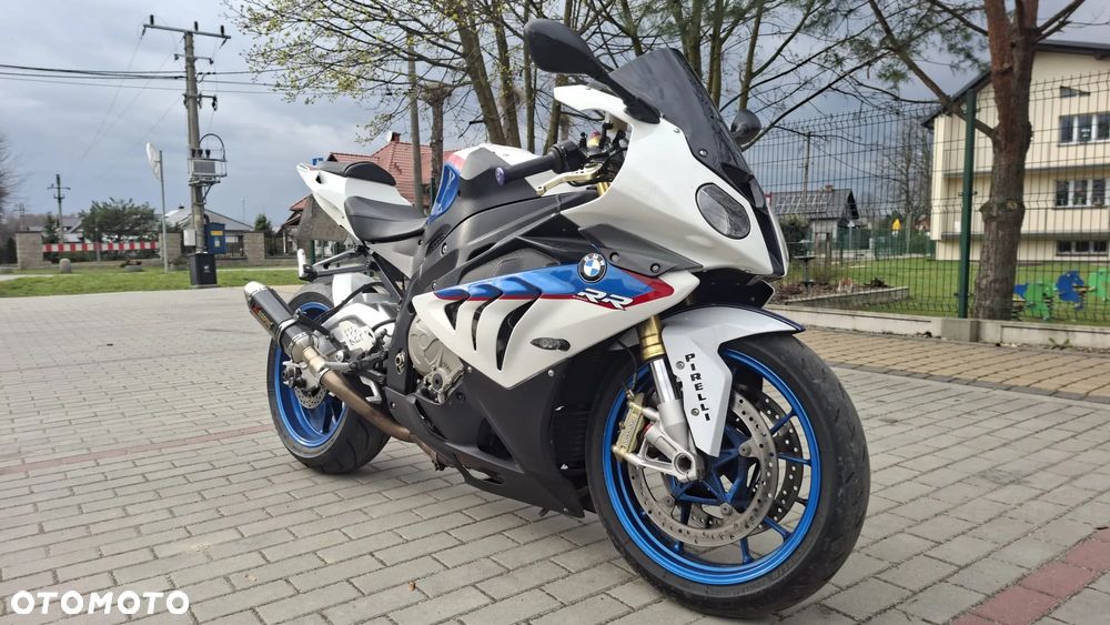 BMW S - 1