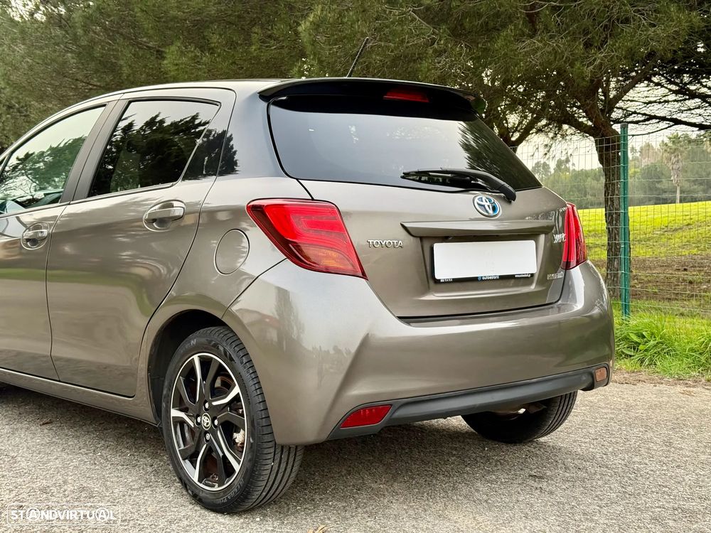 Toyota Yaris 1.5 HSD Square Collec.Bronze - 18