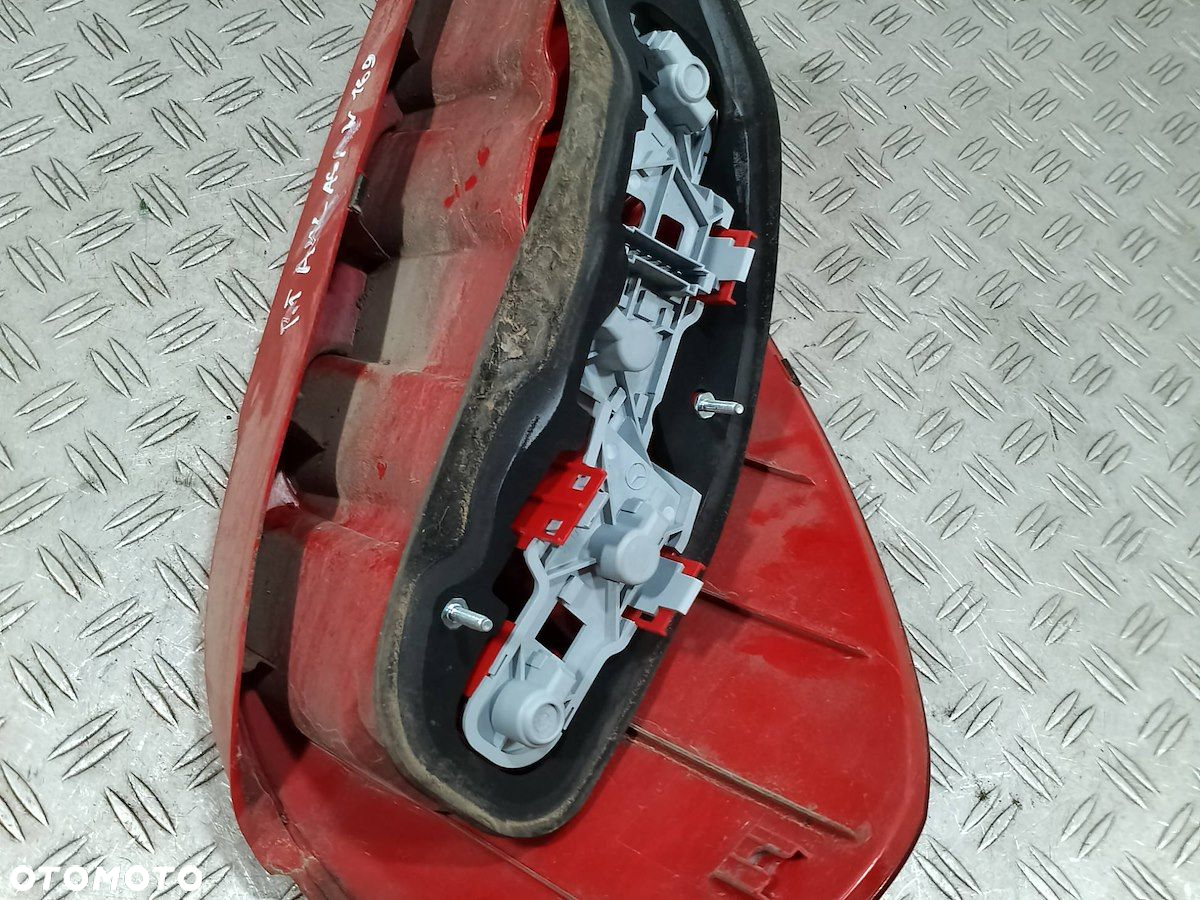 LAMPA TYLNA PRAWA MERCEDES-BENZ KLASA A W169 HATCHBACK - 2