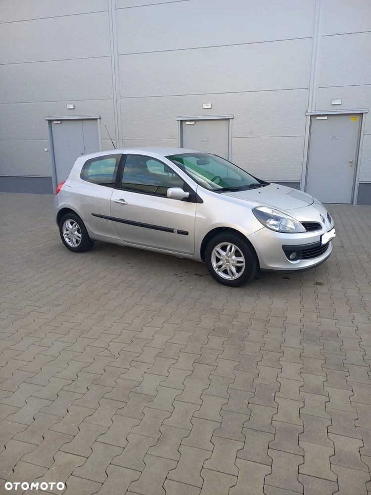 Renault Clio - 1