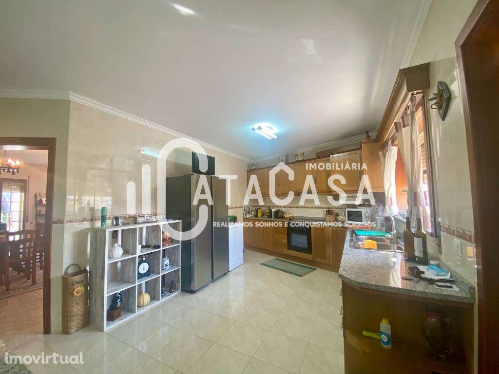 Moradia Geminada T4 para venda na freguesia de Aguada de Cima - Grande imagem: 5/23