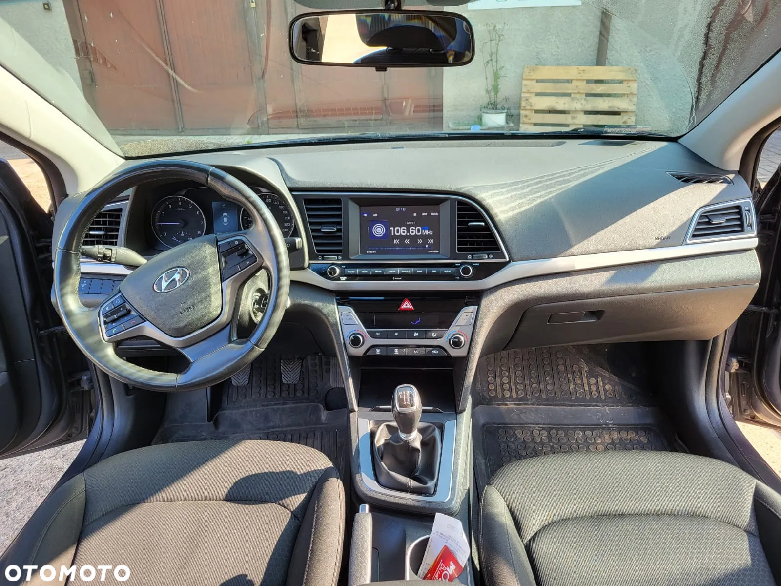 Hyundai Elantra 1.6 Comfort - 6