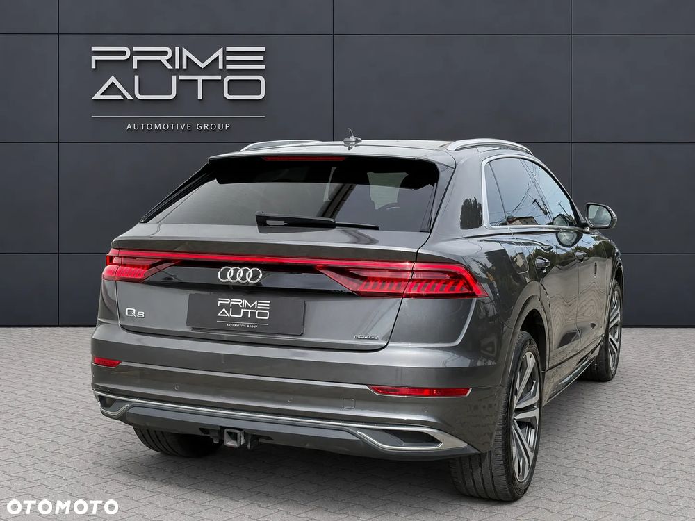 Audi Q8 - 8
