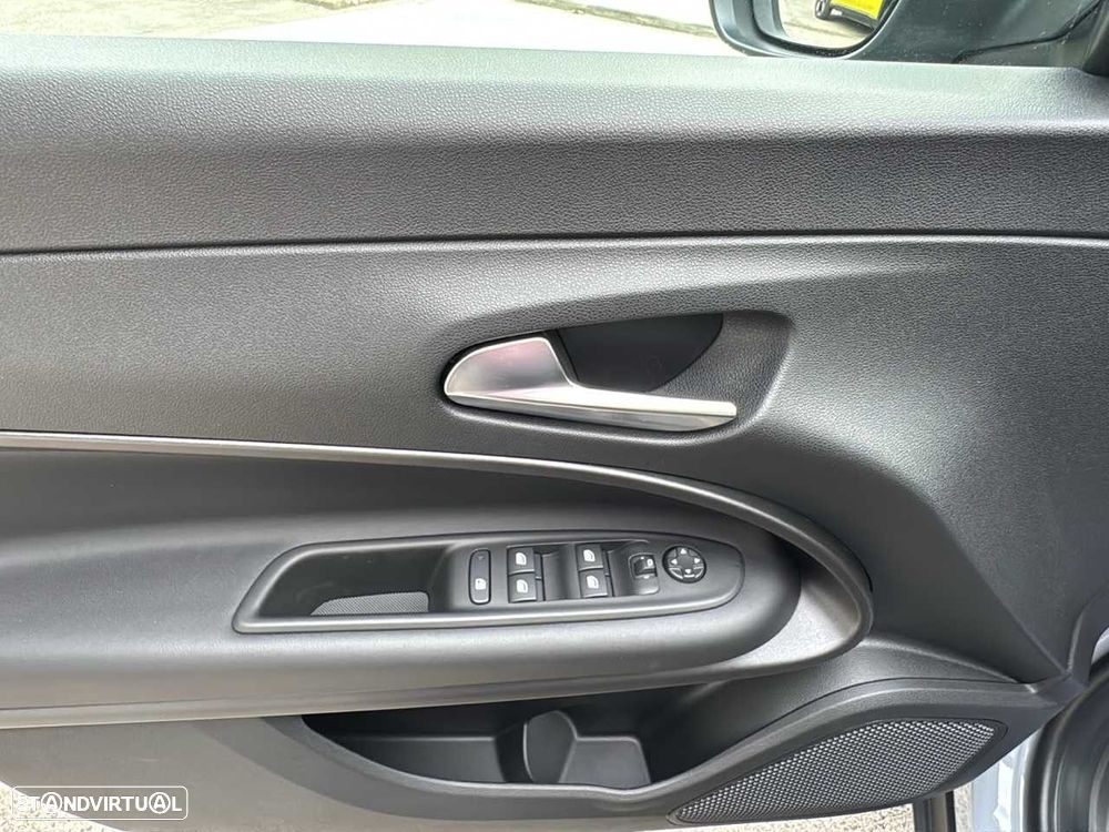 Jeep Avenger 1.2 e-Hybrid Altitude DCT - 12