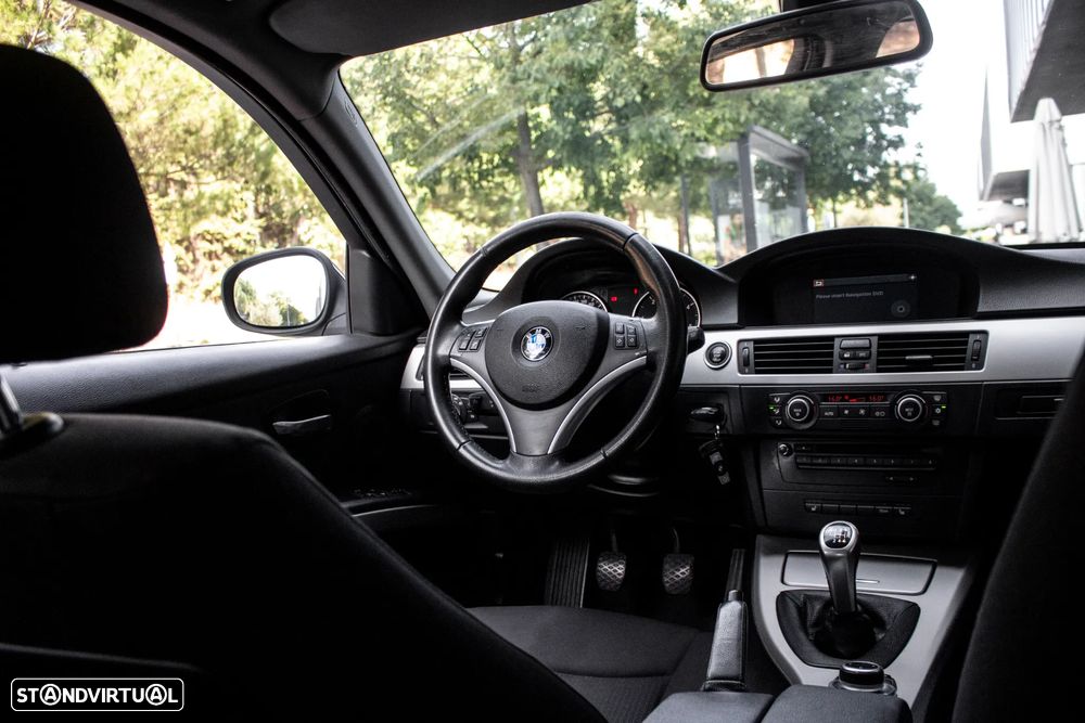 BMW 318 d DPF Touring - 27