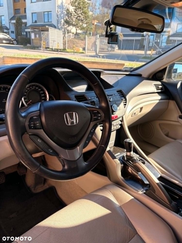 Honda Accord 2.0 Executive - 10