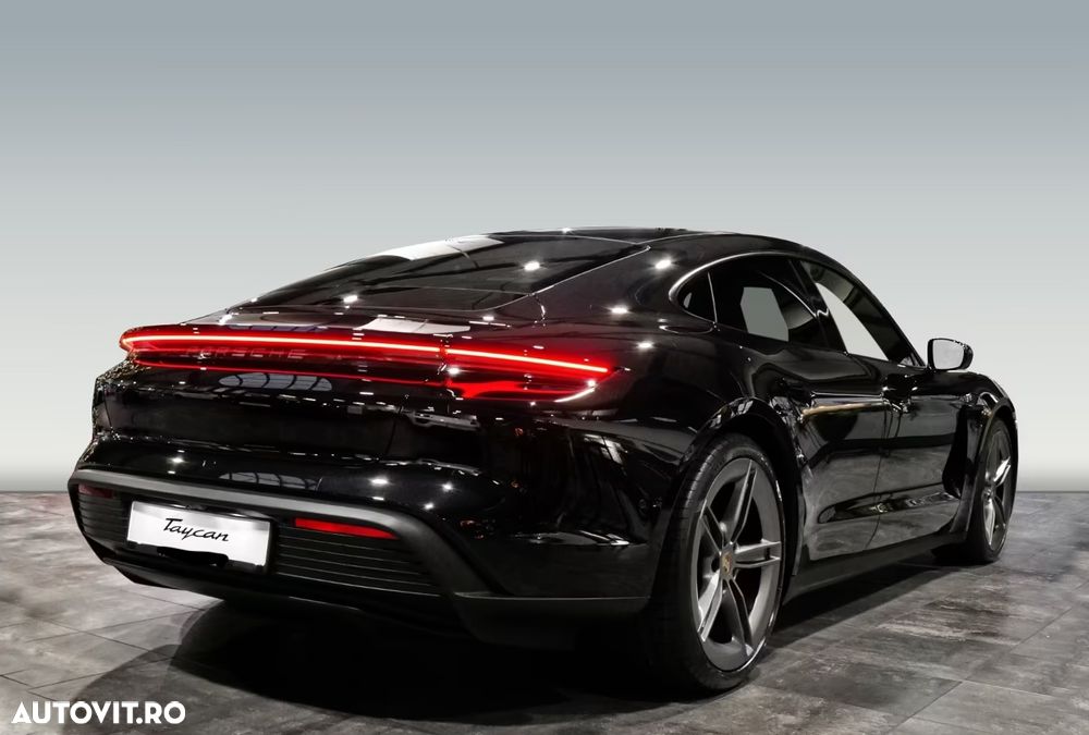 Porsche Taycan - 4