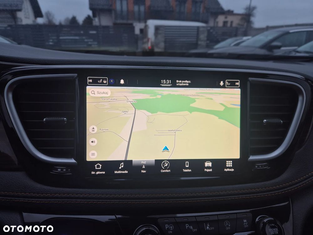 Chrysler Pacifica - 35