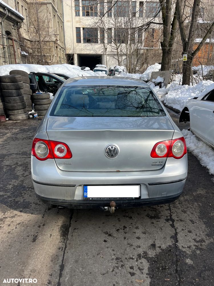 Dezmembrez VW Volkswagen Passat B6 4 motion berlina 2.0 BKP 140CP gri argintiu LA7W xenon - 10