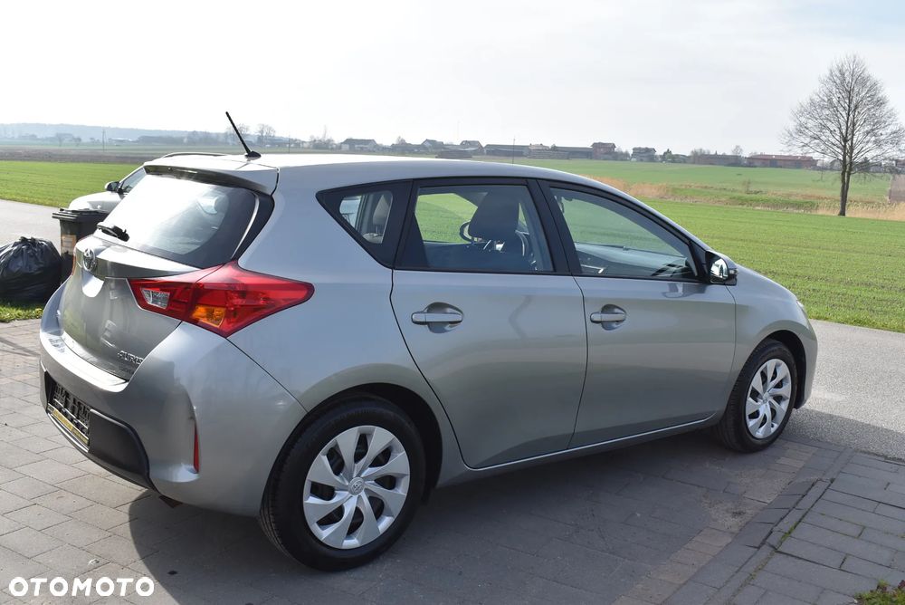 Toyota Auris - 14