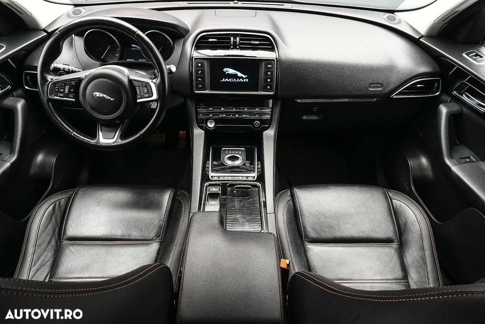 Jaguar F-Pace 20d AWD Pure - 7