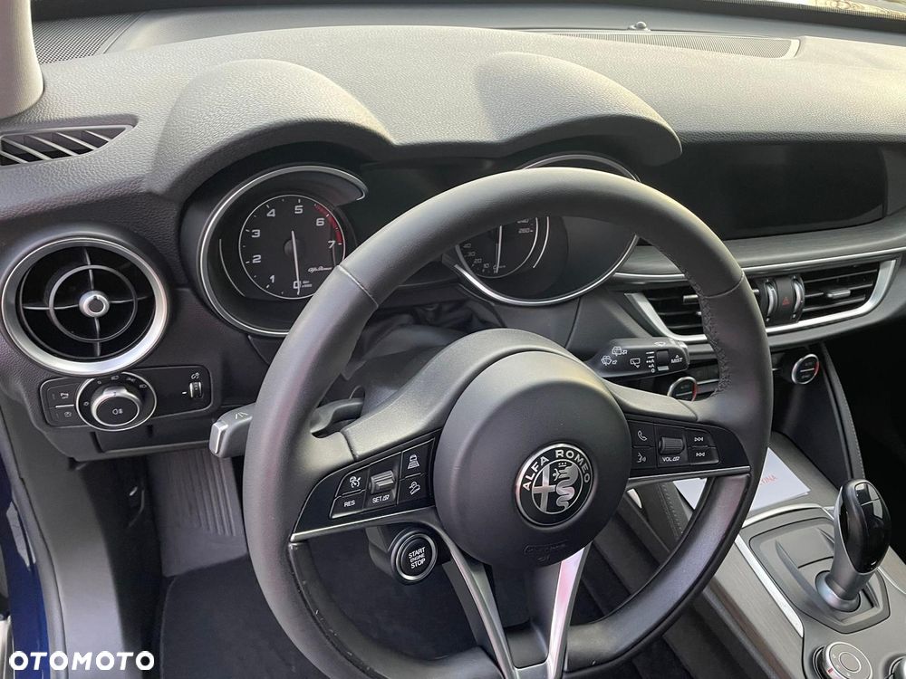 Alfa Romeo Stelvio 2.0 Turbo 16V AT8-Q4 Executive - 7