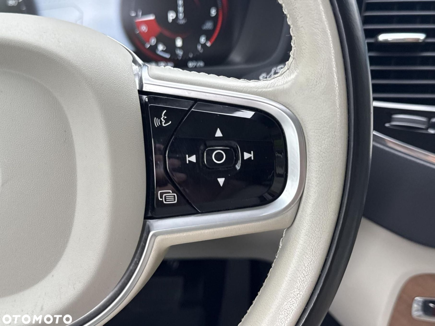 Volvo XC 90 - 21