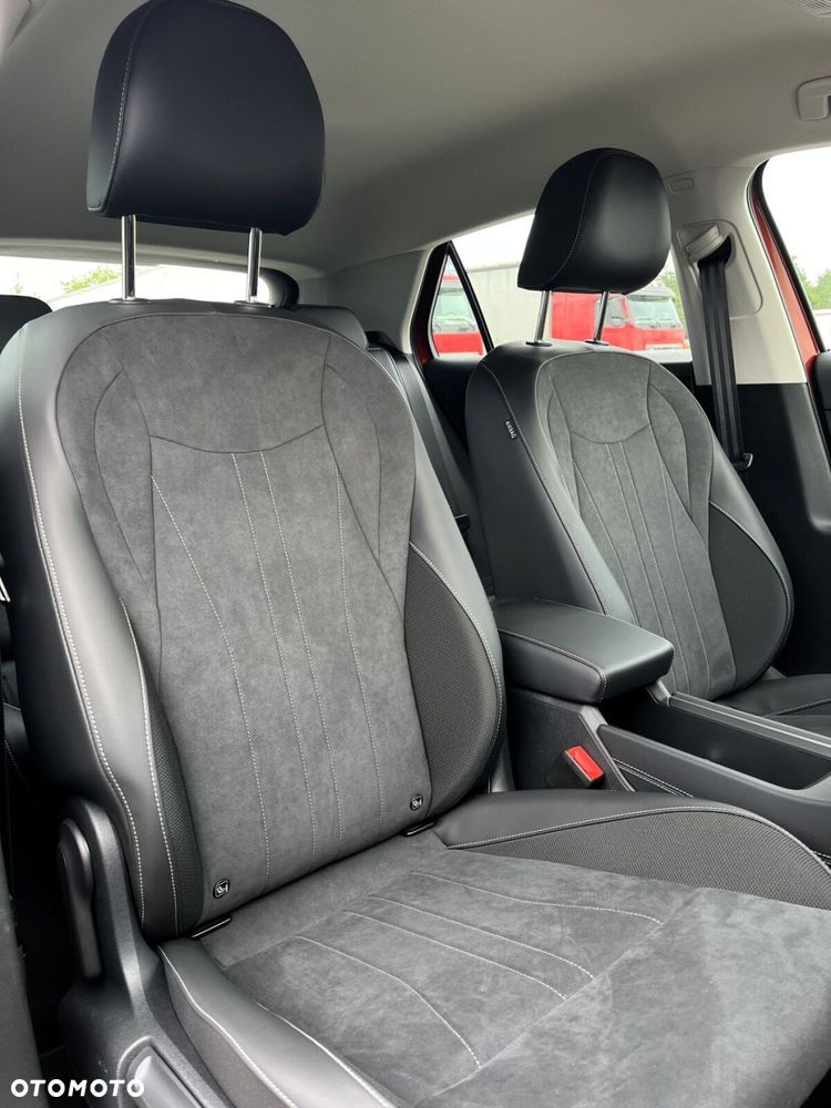 Volkswagen T-Roc 1.5 eTSI Style DSG - 36