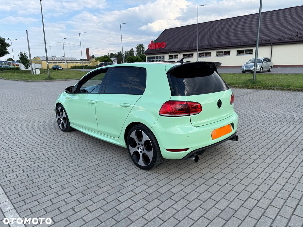 Volkswagen Golf 2.0 GTI - 4