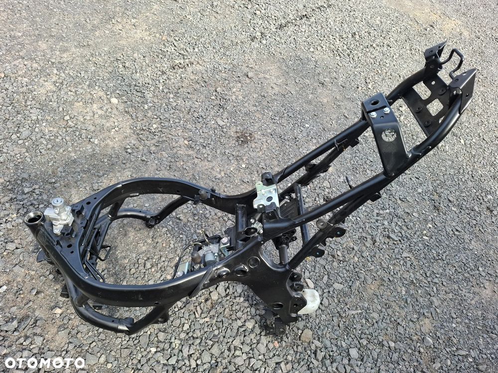 Suzuki GSXS 750 rama - 2