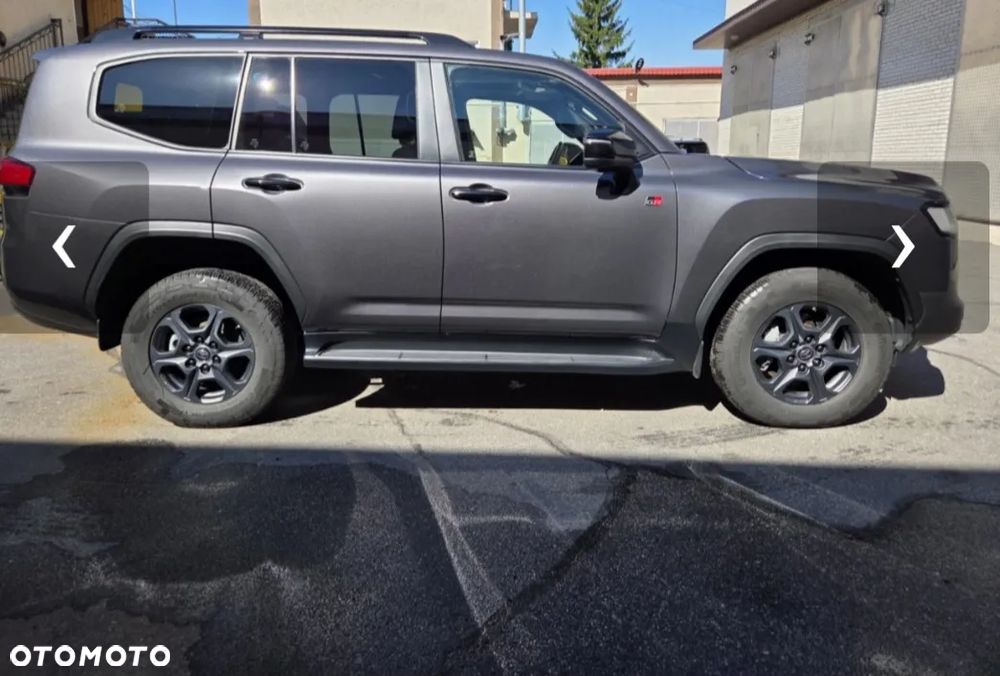 Toyota Land Cruiser - 5