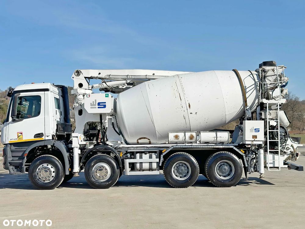 Mercedes-Benz AROCS 3743 * POMPA DO BETONU 24 m + PILOT * STAN BDB / 8x4 - 4