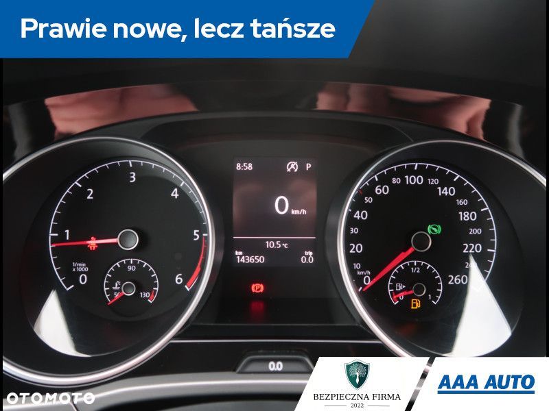 Volkswagen Touran - 12