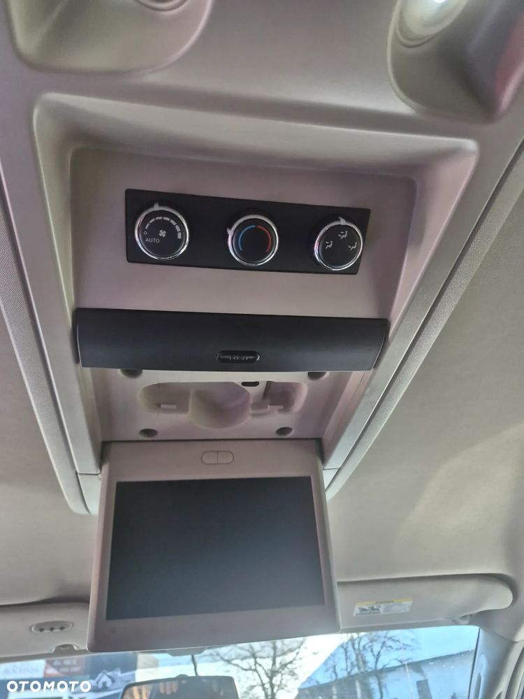 Chrysler Town & Country 3.6 Limited - 12