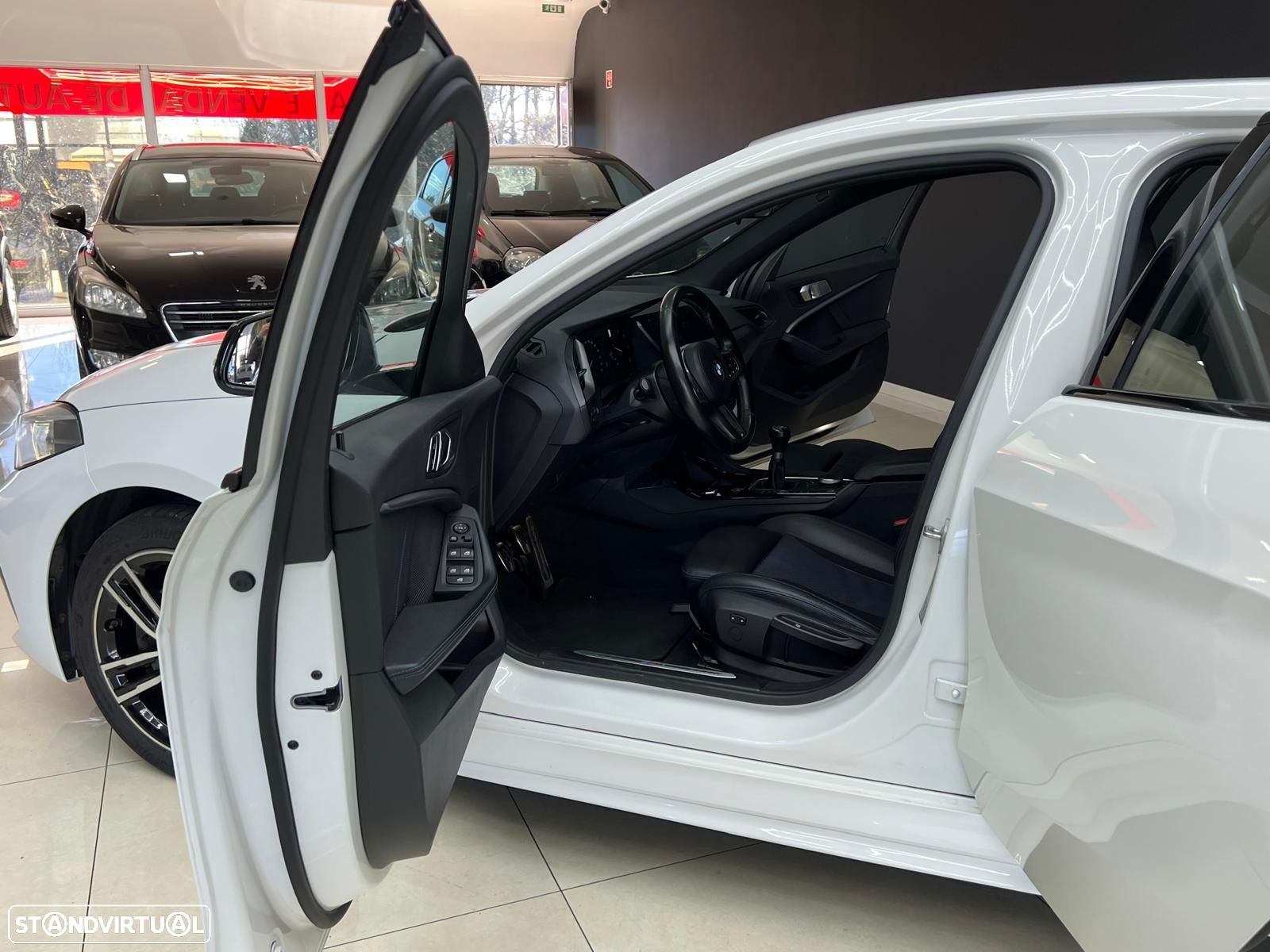 BMW 116 d Pack Desportivo M - 28