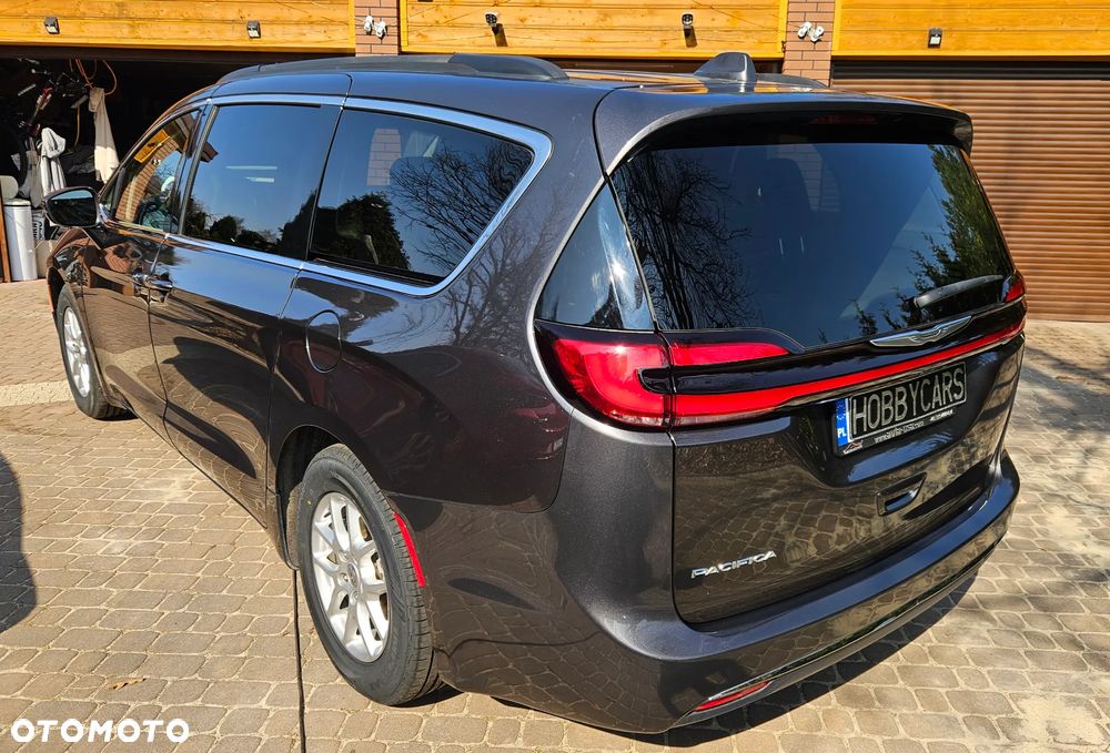Chrysler Pacifica - 8