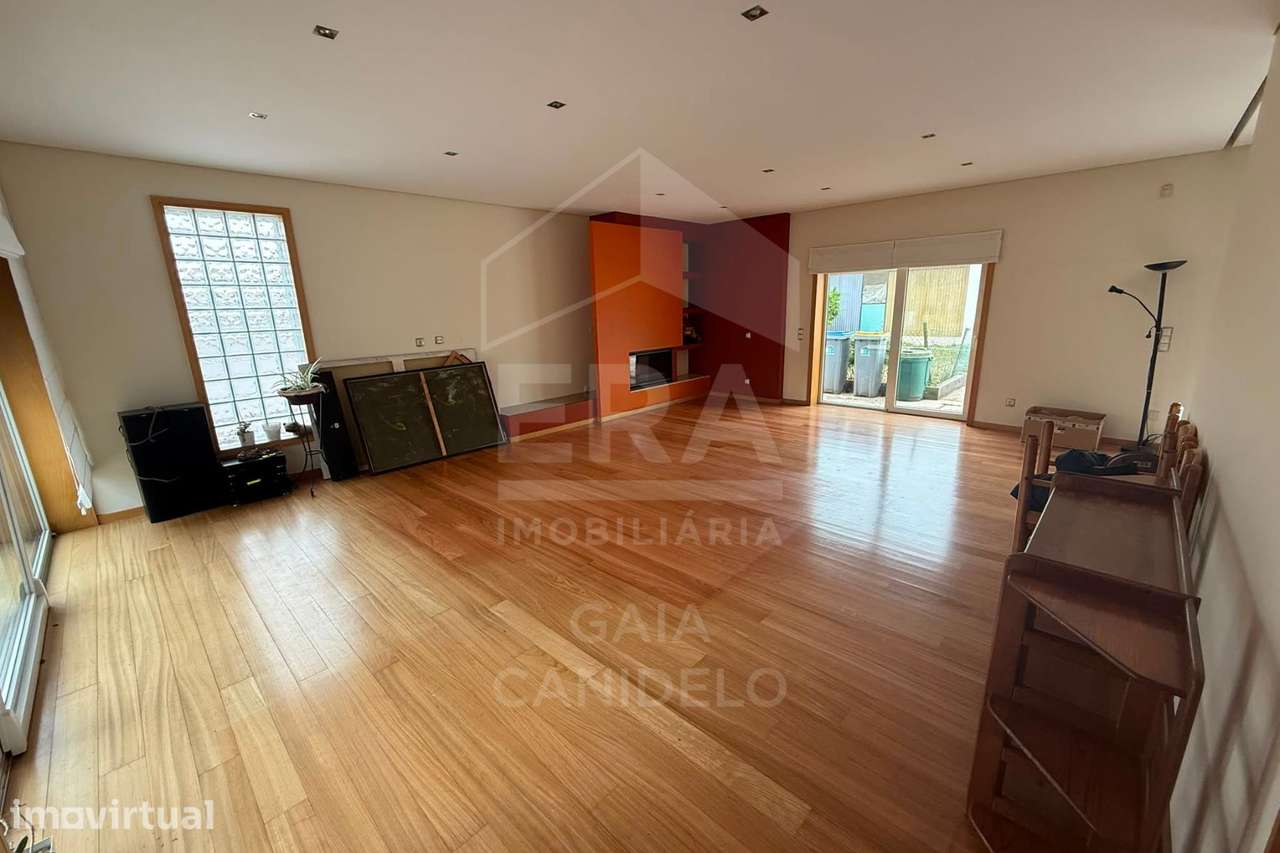 Moradia Isolada T4+1 a 1Km da Praia - Grande imagem: 2/25