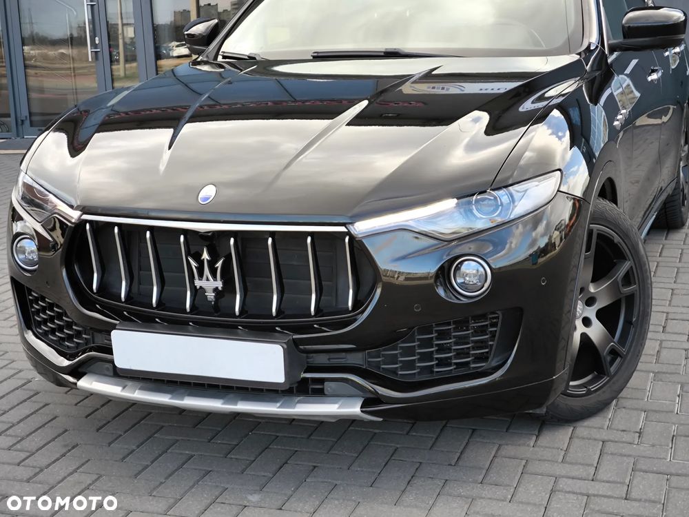 Maserati Levante Q4 Executive - 4