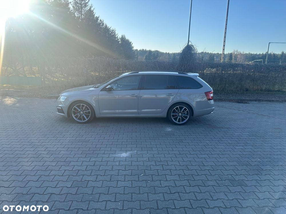 Skoda Octavia 2.0 TDI DSG RS - 5