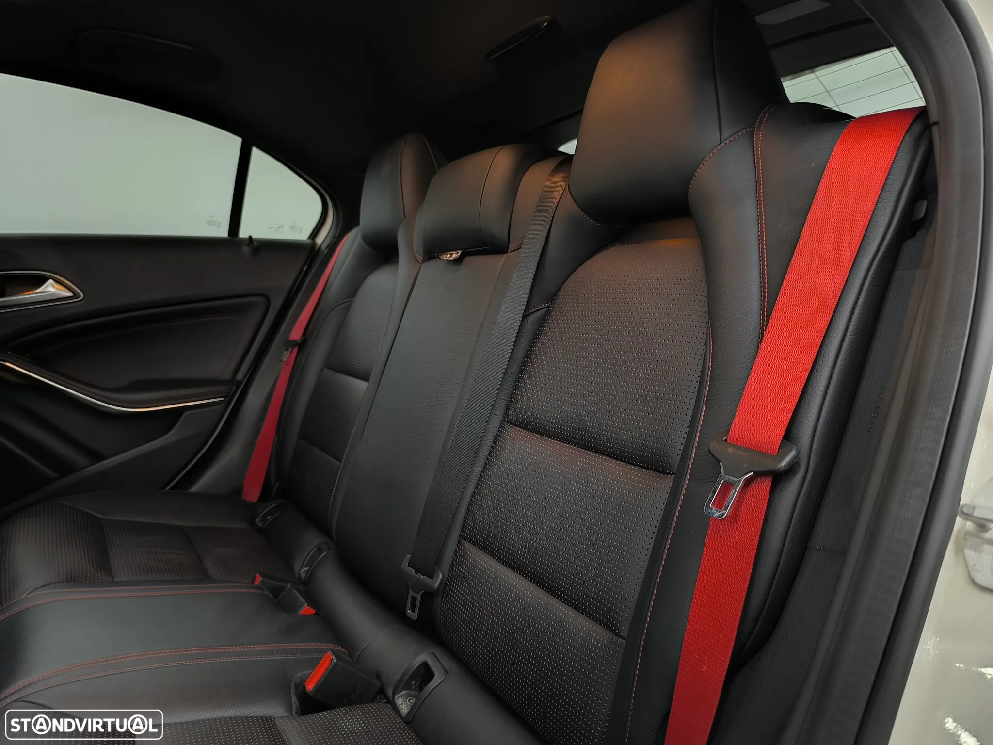 Mercedes-Benz A 45 AMG 4Matic Speedshift 7G-DCT - 35