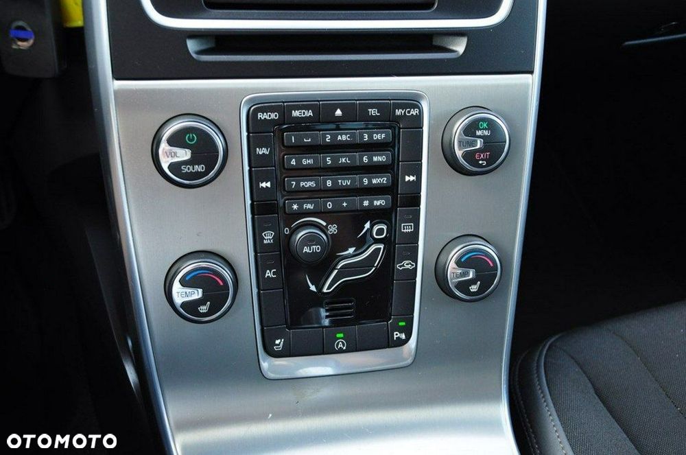 Volvo V60 D3 Momentum - 38