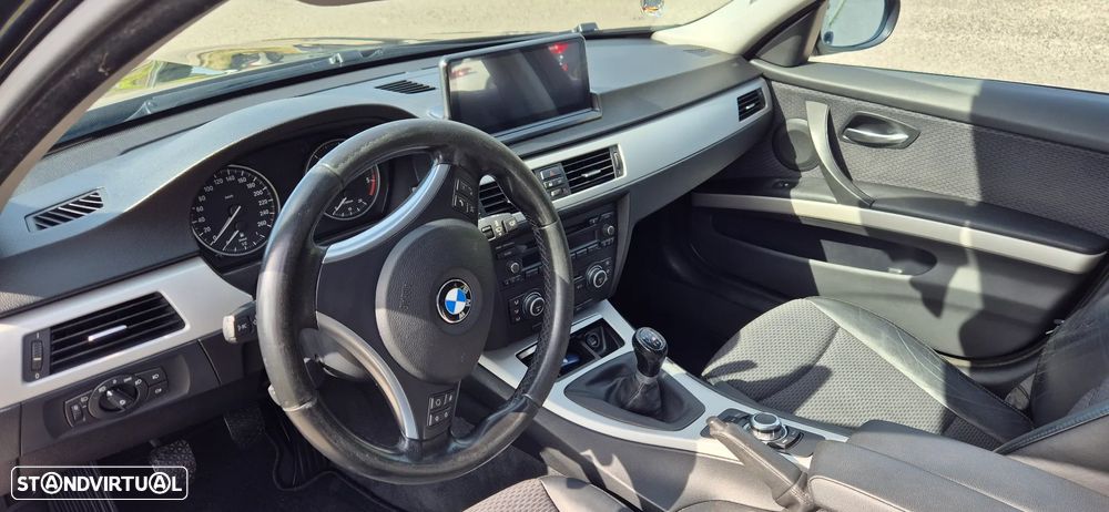 BMW 318 d - 8