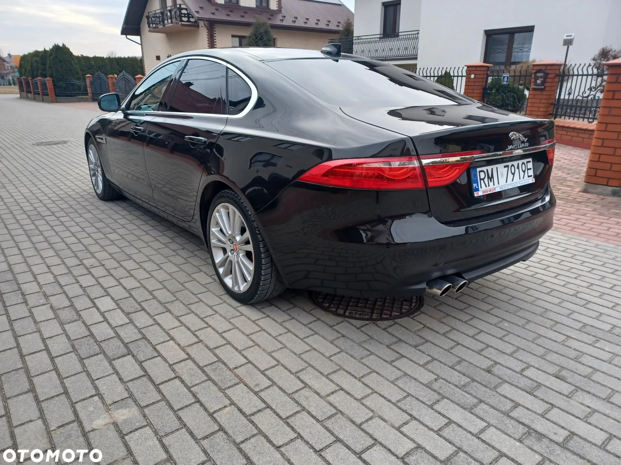 Jaguar XF - 3