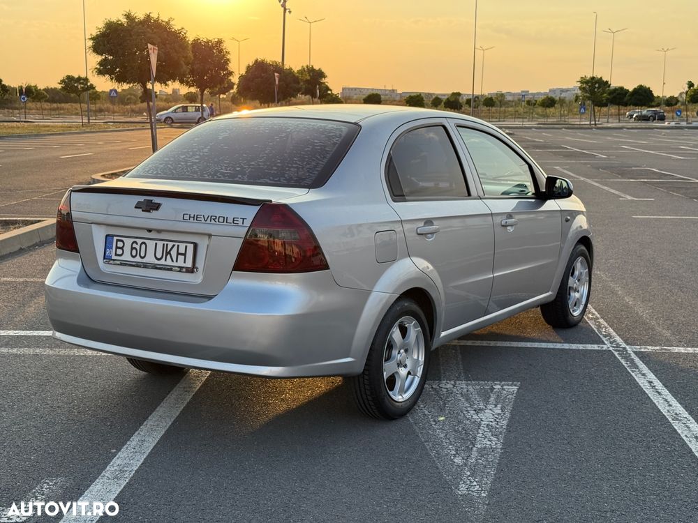 Chevrolet Aveo 1.4i Premium - 4