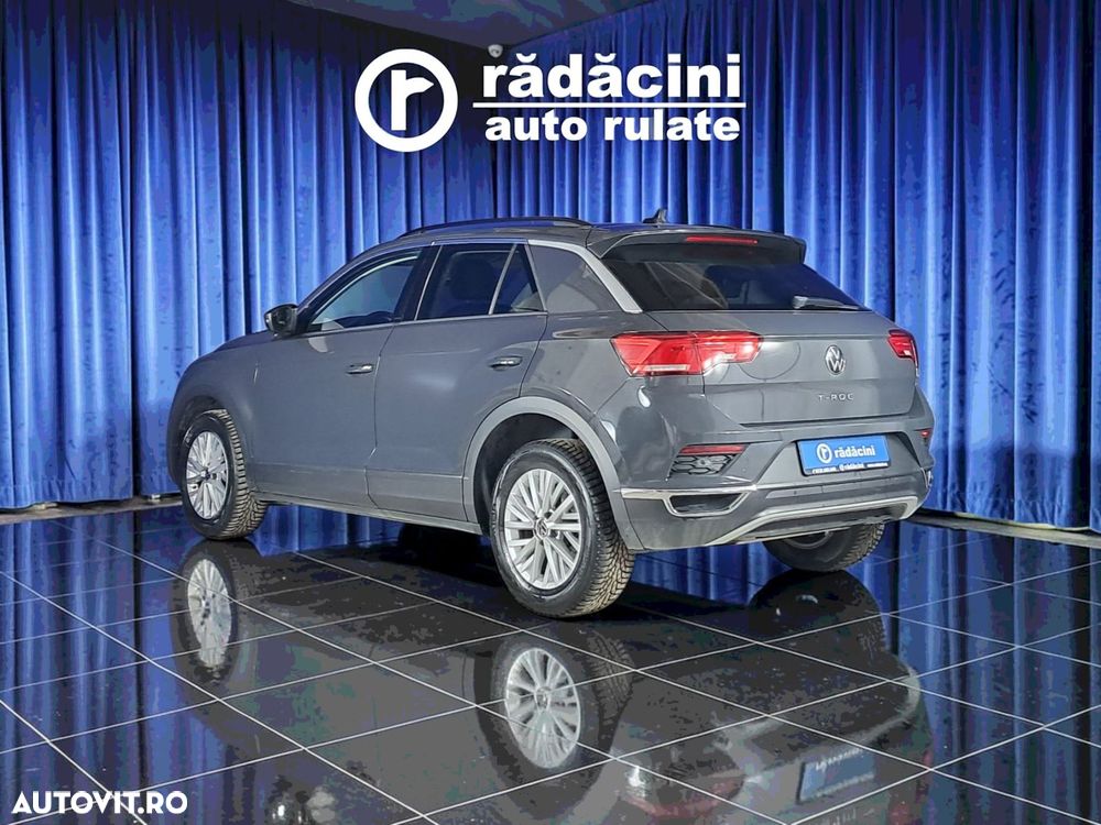 Volkswagen T-Roc - 8