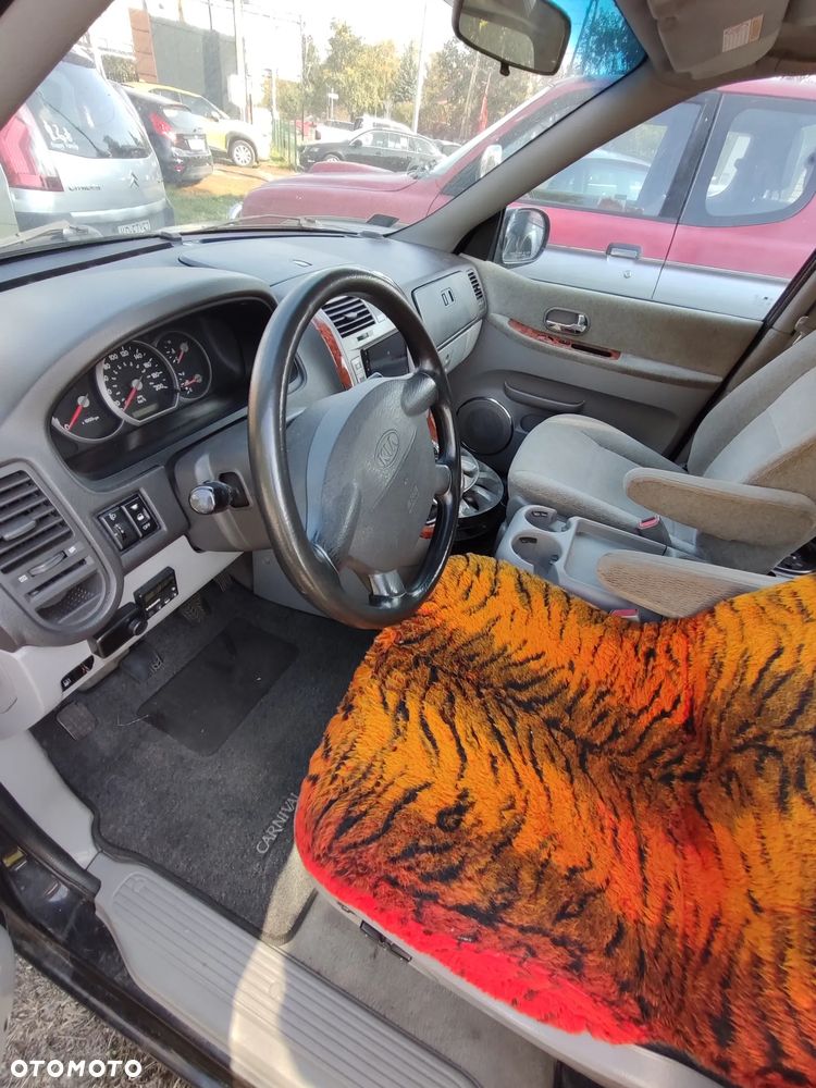 Kia Carnival - 27