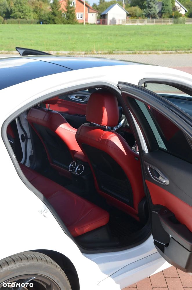 Alfa Romeo Giulia 2.0 Turbo 16V AT8 Veloce Ti - 7