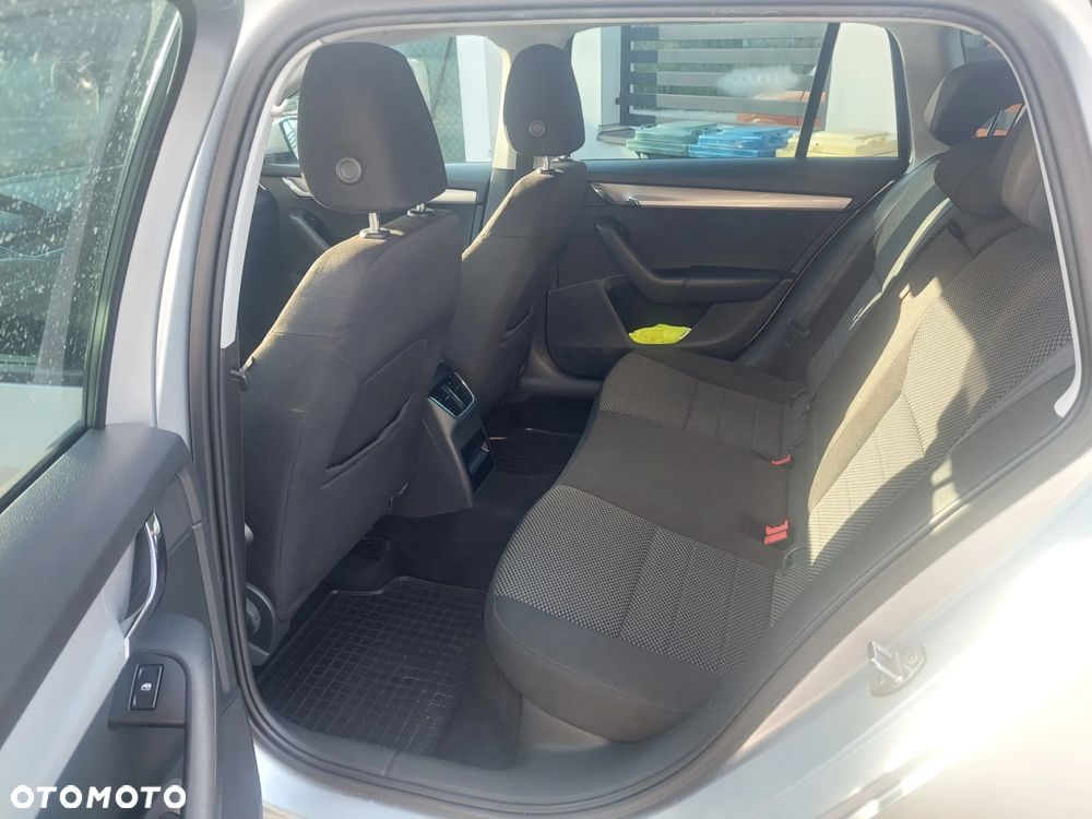 Skoda Octavia 2.0 TDI Ambition EU6 - 16