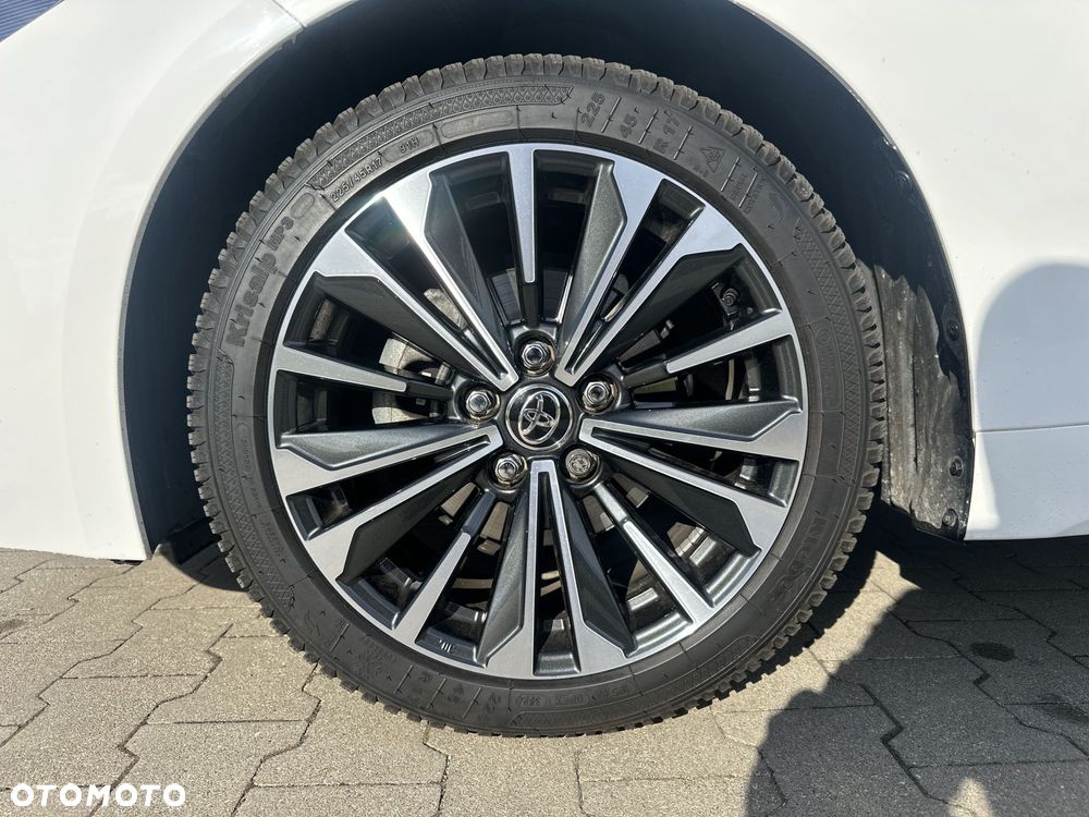 Toyota Corolla - 10
