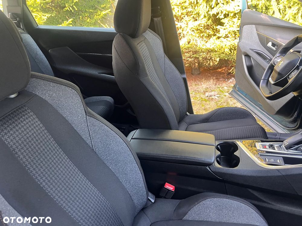 Peugeot 5008 1.2 PureTech Active S&S EAT8 - 18