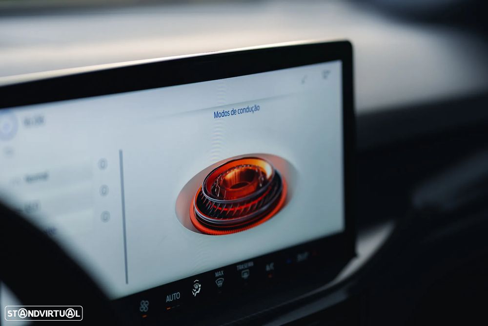 Ford Focus 1.0 EcoBoost Hybrid Aut. ST-LINE - 28