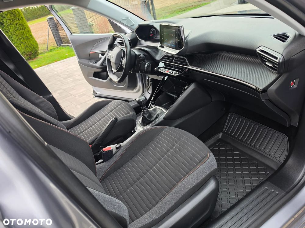 Peugeot 2008 1.2 Pure Tech Allure S&S - 6