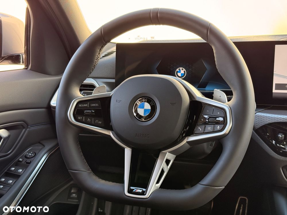 BMW Seria 3 330i xDrive M Sport - 13
