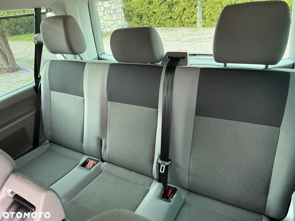 Volkswagen Caravelle - 15