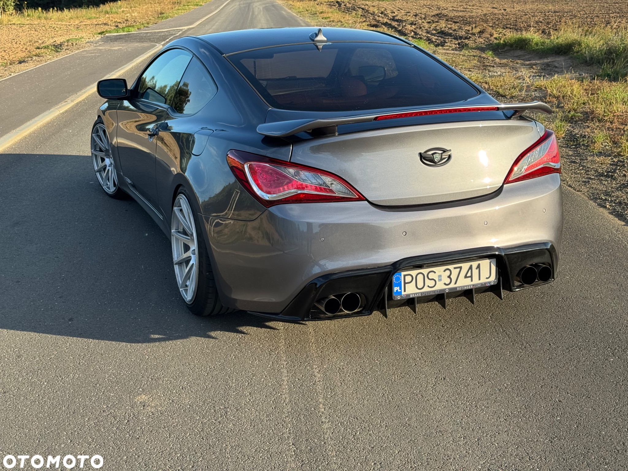 Hyundai Genesis Coupe - 10