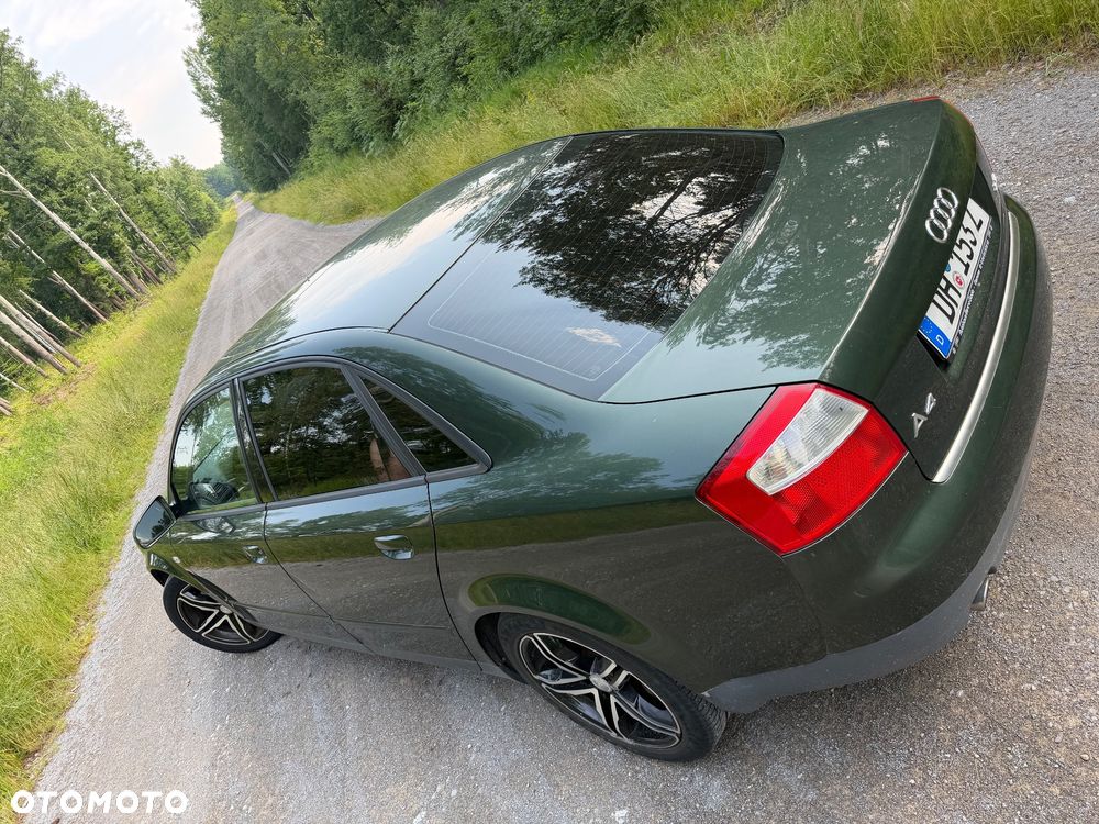 Audi A4 Limousine 2.4 - 20