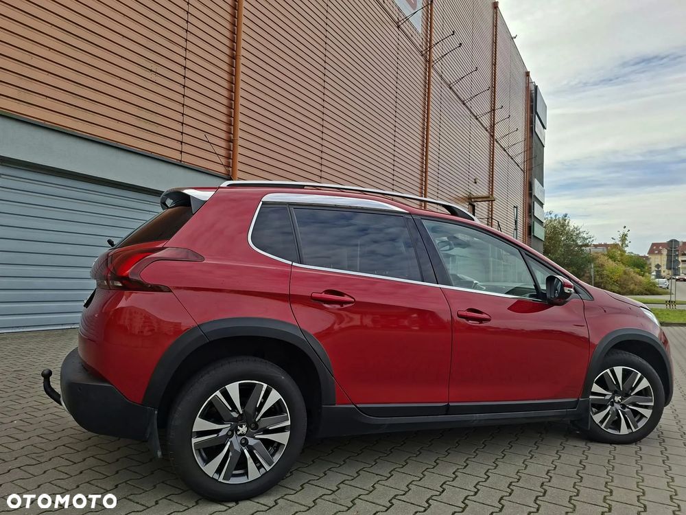 Peugeot 2008 BlueHDi 100 STOP & START Allure - 19