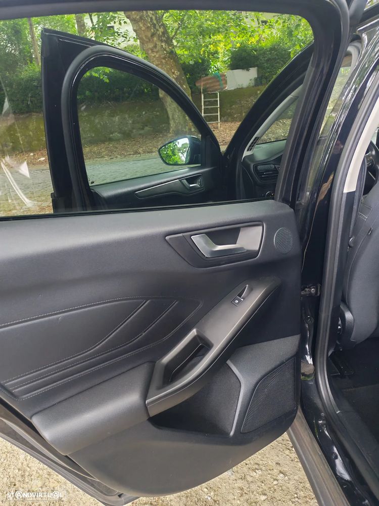 Ford Focus 1.0 EcoBoost Titanium - 24